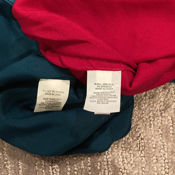 Express silk v-neck, tie back tops, teal and red, size XS - Picture 5 of 6